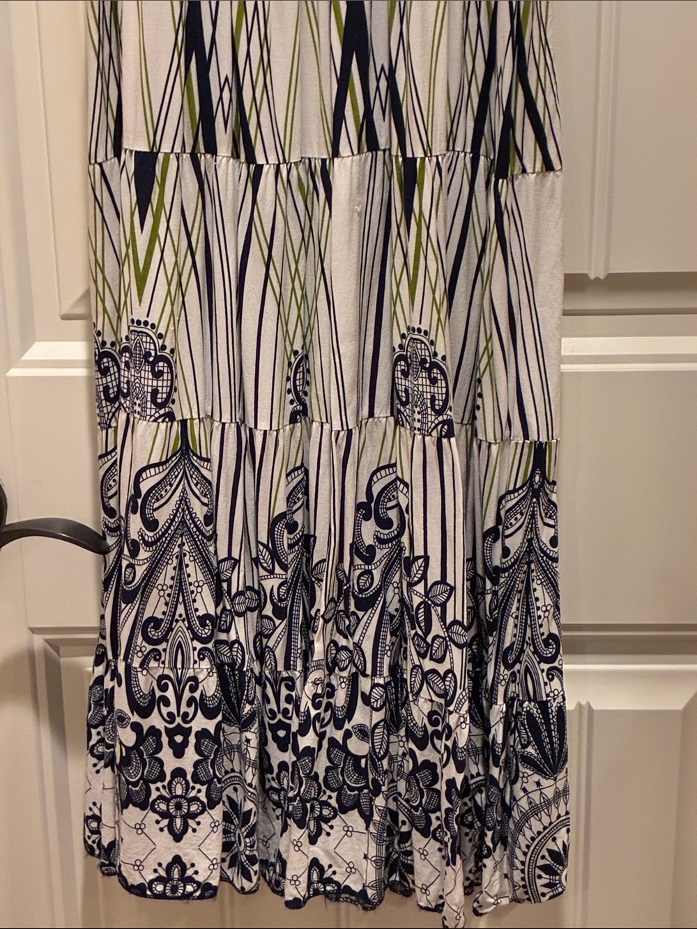 JULIA S Sleeveless Tiered Maxi Dress in Black &White patterned w subtle green - Picture 11 of 16